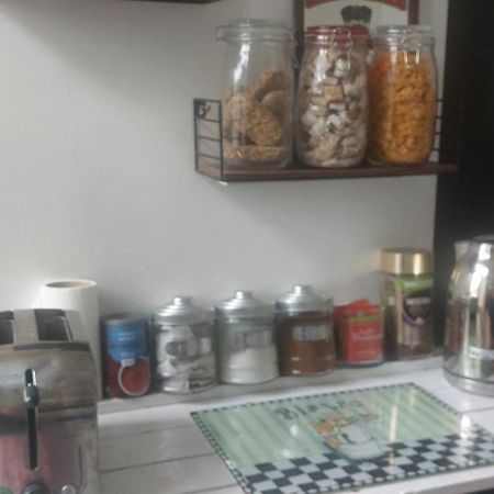 Centrel To London Single Bed Room Quiet Home With Host And Breakfast Exterior foto