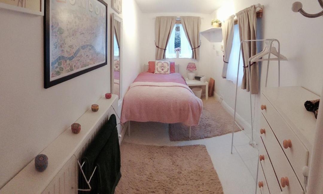 Centrel To London Single Bed Room Quiet Home With Host And Breakfast Exterior foto